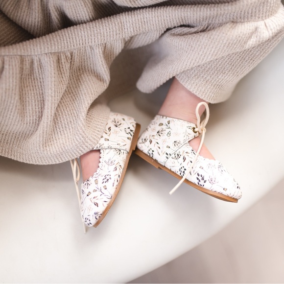 Everly Flats - Vintage Lady- Riley & Co - Picture 11 of 15